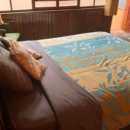 Hostel Santa Canela Cuenca Ngoại thất bức ảnh