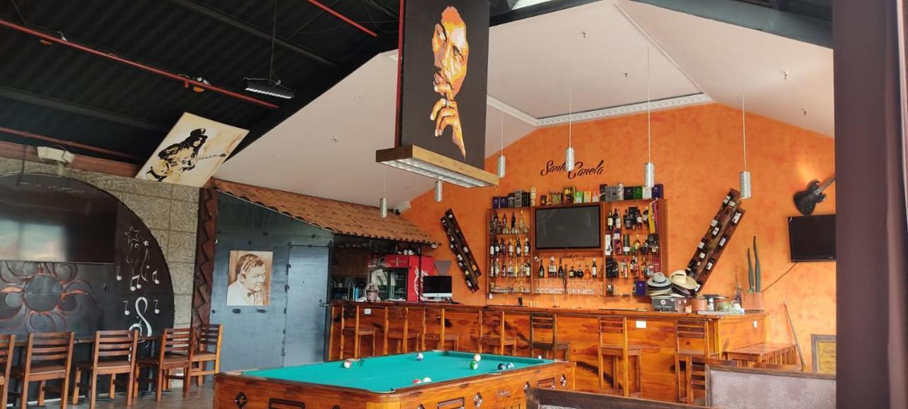 Hostel Santa Canela Cuenca Ngoại thất bức ảnh