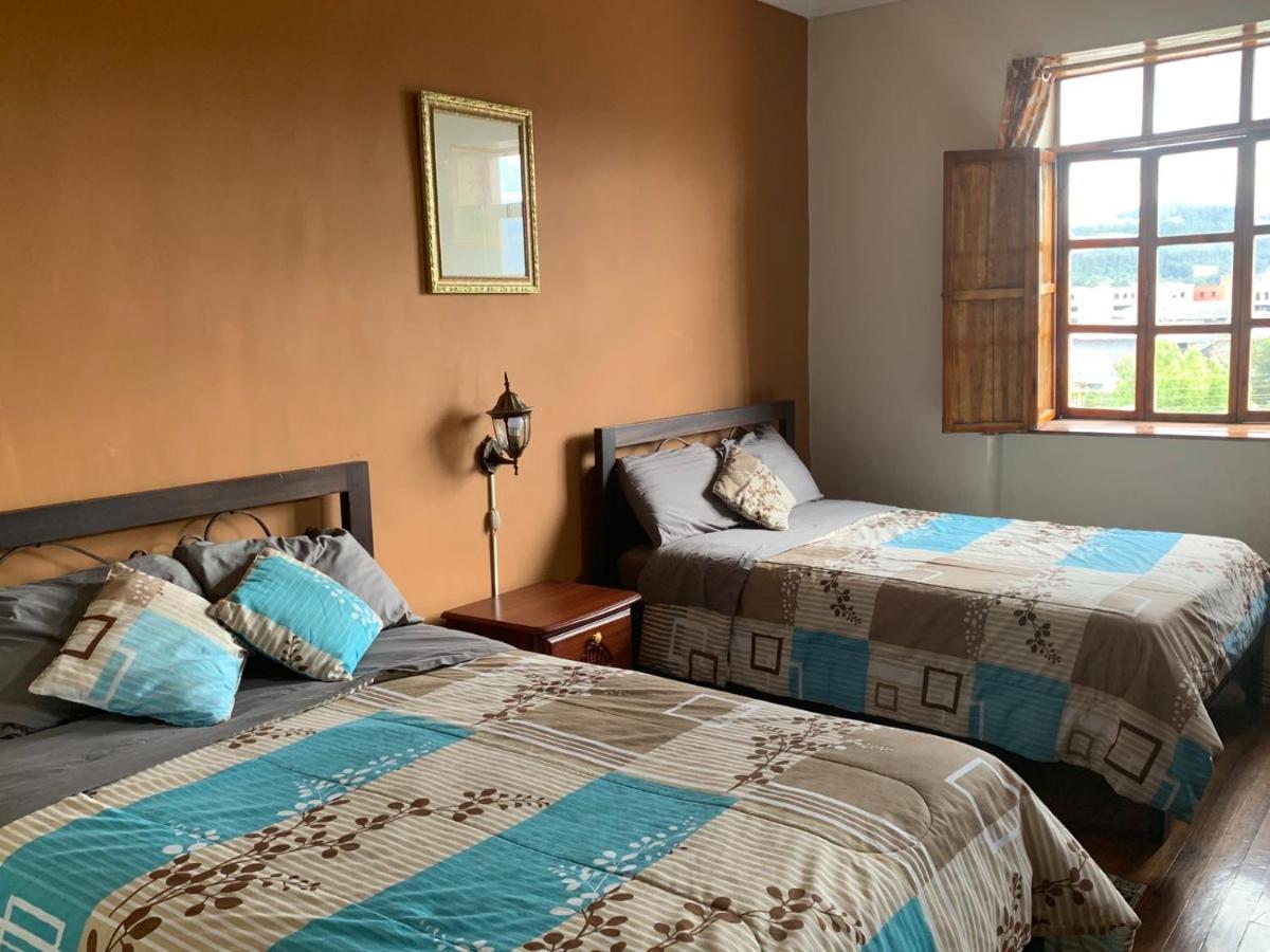 Hostel Santa Canela Cuenca Ngoại thất bức ảnh