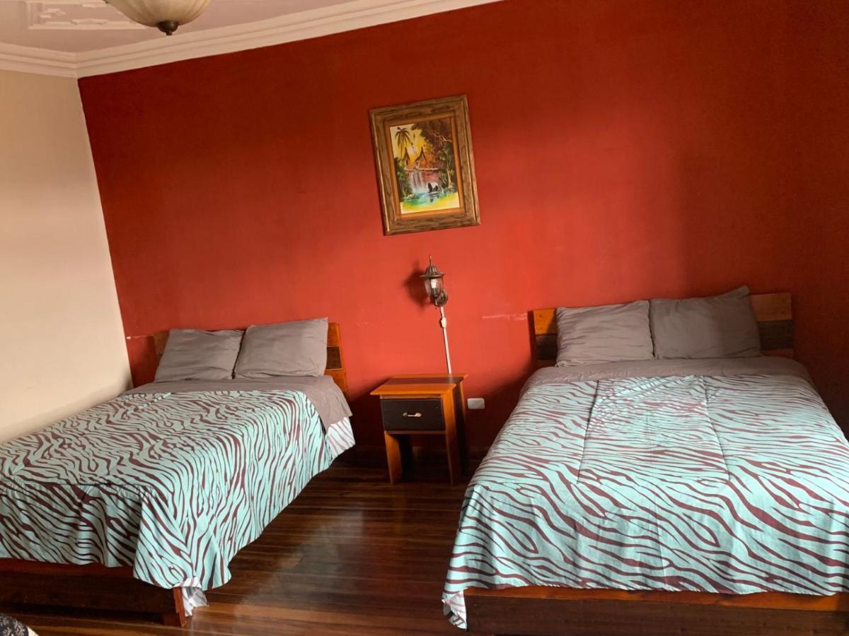 Hostel Santa Canela Cuenca Ngoại thất bức ảnh