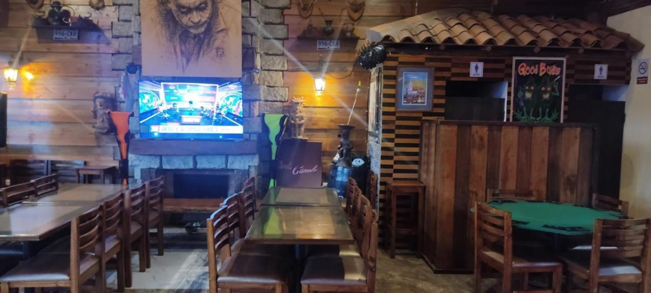 Hostel Santa Canela Cuenca Ngoại thất bức ảnh